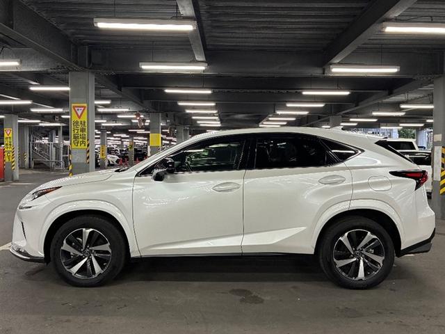 NX NX300 スパイス&シック 盗難防止装置 LEDヘッドランプ アイドリングストップ ミュージックプレイヤー接続可 フルセグ クルーズコントロール 衝突被害軽減システム バックカメラ 電動シート ETC メモリーナビ スマートキー(2枚目)