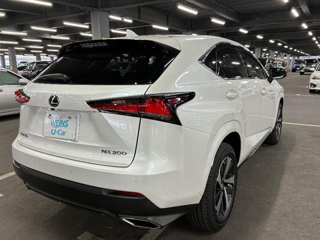 NX NX300 スパイス&シック 盗難防止装置 LEDヘッドランプ アイドリングストップ ミュージックプレイヤー接続可 フルセグ クルーズコントロール 衝突被害軽減システム バックカメラ 電動シート ETC メモリーナビ スマートキー(4枚目)