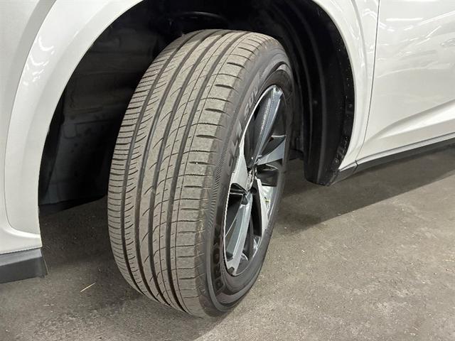 NX NX300 スパイス&シック 盗難防止装置 LEDヘッドランプ アイドリングストップ ミュージックプレイヤー接続可 フルセグ クルーズコントロール 衝突被害軽減システム バックカメラ 電動シート ETC メモリーナビ スマートキー(15枚目)