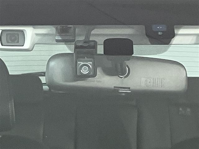 フォレスター S-リミテッド アクセスキー 半革シート キーレス クルーズコントロール TVナビ LEDヘッドライト DVD再生 横滑り防止機能 Pシート 4WD 地デジ ETC メモリーナビ アルミ パワーステアリング AUX(9枚目)