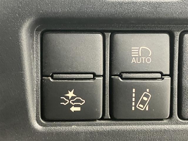 ヴォクシー ハイブリッドＺＳ　プリクラッシュ　スマキー　オートエアコン　ナビＴＶ　ＥＴＣ車載器　イモビ　ＬＥＤヘッドライ　ＶＳＣ　アルミ　地デジ　エアバック　両席エアバック　ＡＢＳ　パワーウインドウ　キーレス　３列シート（10枚目）