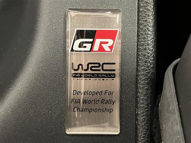GRヤリス RZ ハイパフォーマンス ファースト エディション バックモニタ- 横滑り防止 TSS サイドエアバッグ オートエアコン アルミホイール LEDヘッド キーレス エアバッグ 盗難防止装置 スマートキー アイドリングストップ 4WD ワンオーナ(13枚目)