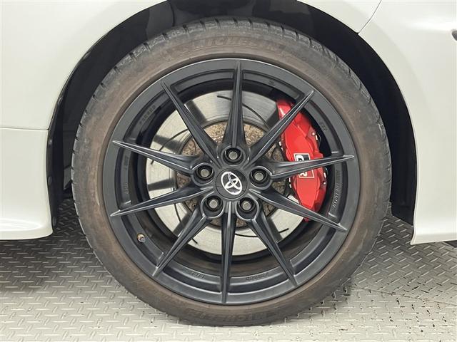 GRヤリス RZ ハイパフォーマンス ファースト エディション バックモニタ- 横滑り防止 TSS サイドエアバッグ オートエアコン アルミホイール LEDヘッド キーレス エアバッグ 盗難防止装置 スマートキー アイドリングストップ 4WD ワンオーナ(21枚目)