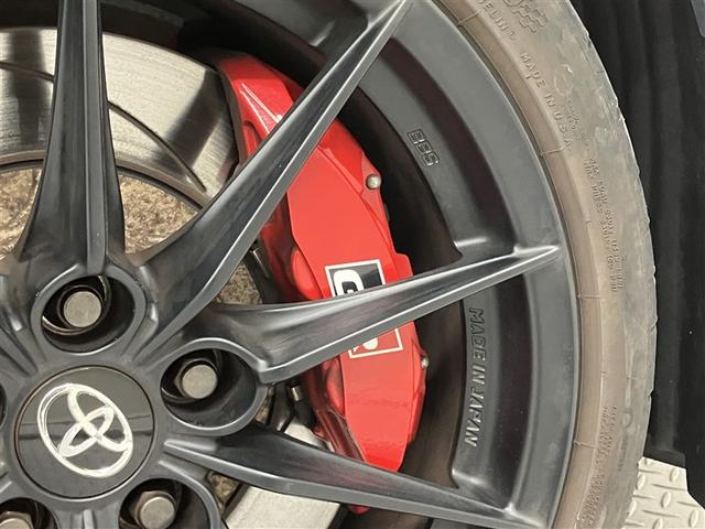 GRヤリス RZ ハイパフォーマンス ファースト エディション バックモニタ- 横滑り防止 TSS サイドエアバッグ オートエアコン アルミホイール LEDヘッド キーレス エアバッグ 盗難防止装置 スマートキー アイドリングストップ 4WD ワンオーナ(22枚目)