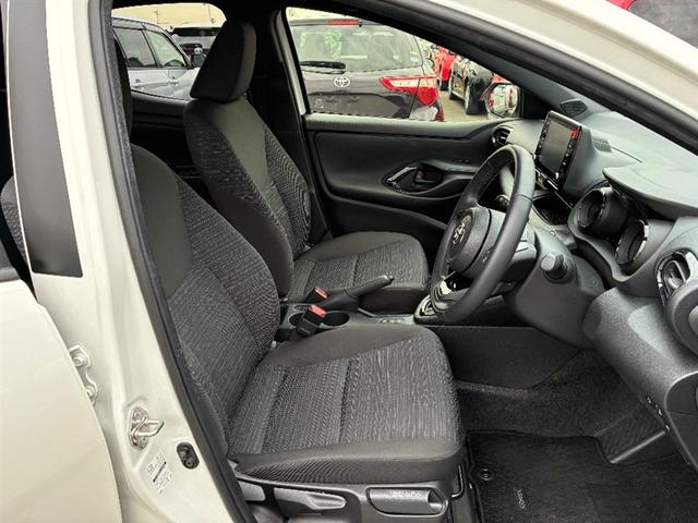 ヤリス HV G KINTOツーリング HV G KINTOツーリング パノラミックビューモニター メモリーナビ ドライブレコーダー・車検整備 ホワイトパールクリスタルシャイン(070)(12枚目)