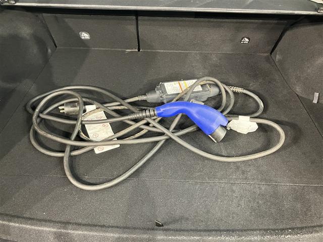 プリウスPHV Sナビパッケージ 地デジ クルーズコントロール LEDヘッドライト 1オーナー ESC ナビTV パワステ ETC PW スマートキー カーテンエアバック ミュージックプレイヤー接続可 キーフリー セキュリティ ABS(18枚目)