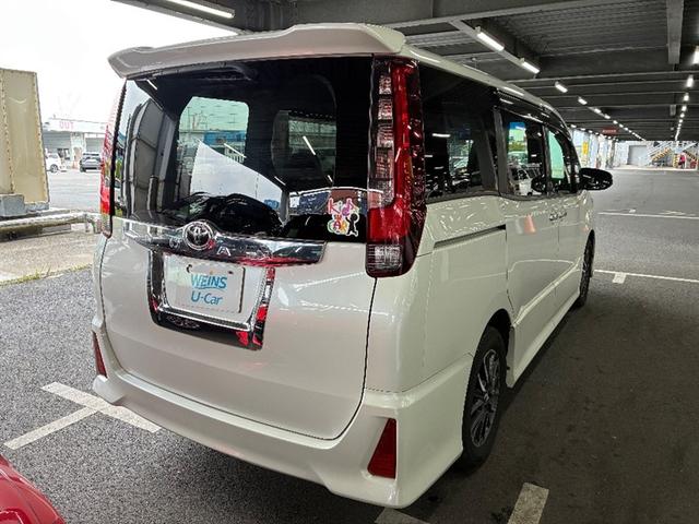 ノア Ｓｉ　地デジ　ＤＶＤ視聴可　ＬＥＤヘットライト　ＥＴＣ付き　ドライブレコーダー　横滑り防止機能　ナビＴＶ　三列シート　ＡＷ　ＡＡＣ　パワーウインドウ　メモリーナビ　ＡＢＳ　ミュージックプレイヤー接続可（4枚目）