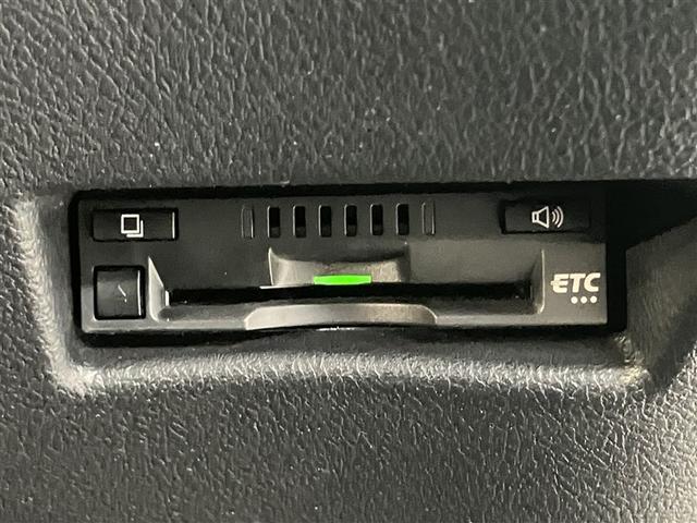 シエンタ ファンベースG セーフティーエディションII キーフリー LEDライト 横滑り防止機能 両側パワースライドドア エアバッグ ABS ミュージックプレイヤー接続可 ワンオーナー 盗難防止装置 Rカメラ ドラレコ ナビ&TV ETC オートエアコン(8枚目)