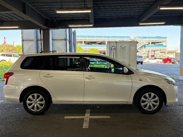 カローラフィールダー Ｘ　ＨＩＤリミテッド　パワーウィンドウ　パワーステアリング　エアバッグ　ＡＡＣ　キーレスエントリー　ＡＢＳ　Ｗエアバック　ナビＴＶ　４ＷＤ　ＥＴＣ　ＤＶＤ（3枚目）