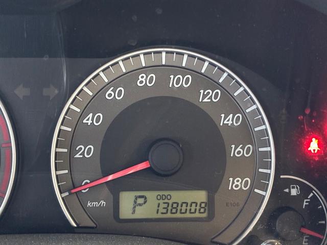 カローラフィールダー Ｘ　ＨＩＤリミテッド　パワーウィンドウ　パワーステアリング　エアバッグ　ＡＡＣ　キーレスエントリー　ＡＢＳ　Ｗエアバック　ナビＴＶ　４ＷＤ　ＥＴＣ　ＤＶＤ（8枚目）