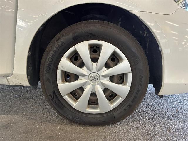 カローラフィールダー Ｘ　ＨＩＤリミテッド　パワーウィンドウ　パワーステアリング　エアバッグ　ＡＡＣ　キーレスエントリー　ＡＢＳ　Ｗエアバック　ナビＴＶ　４ＷＤ　ＥＴＣ　ＤＶＤ（14枚目）