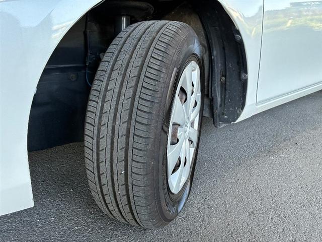 カローラフィールダー Ｘ　ＨＩＤリミテッド　パワーウィンドウ　パワーステアリング　エアバッグ　ＡＡＣ　キーレスエントリー　ＡＢＳ　Ｗエアバック　ナビＴＶ　４ＷＤ　ＥＴＣ　ＤＶＤ（15枚目）