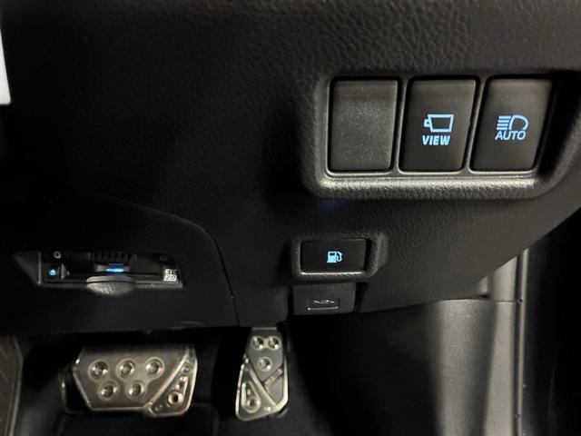 C-HR G モード ネロ セーフティプラスII ドラレコ付き プリクラッシュ オートエアコン イモビライザー バックモニター 横滑防止装置 LEDライト クルコン パワステ ナビ スマートキー ハーフレザーシート ABS アルミ キーレスエントリー(8枚目)