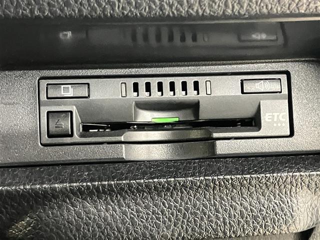 ノア ハイブリッドSi ダブルバイビー LEDヘッドライト クルコン 横滑り防止装置 盗難防止システム エアバッグ アルミ メモリ-ナビ スマキー ABS ナビ&TV デュアルエアバッグ ETC DVD パワーウインドウ 三列シート 地TV(9枚目)