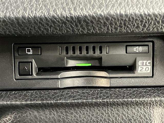 ノア Si ダブルバイビー LEDヘッドランプ オートクルーズコントロール ナビ&TV ワンオーナー 両側パワースライドドア ミュージックプレイヤー接続可 アルミホイール DVD再生 ドラレコ VSC 4WD メモリーナビ(8枚目)