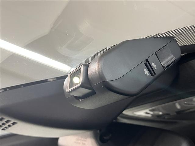 ノア Si ダブルバイビー LEDヘッドランプ オートクルーズコントロール ナビ&TV ワンオーナー 両側パワースライドドア ミュージックプレイヤー接続可 アルミホイール DVD再生 ドラレコ VSC 4WD メモリーナビ(9枚目)