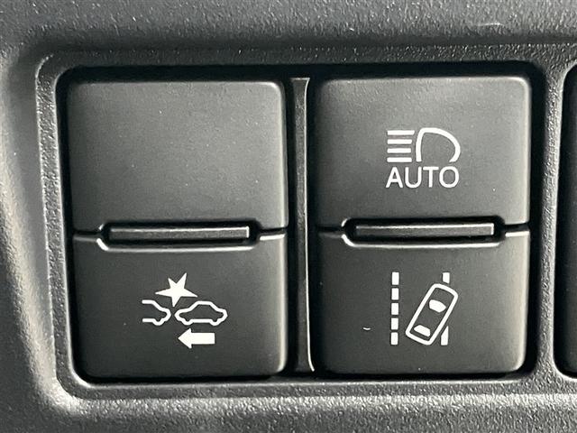 ノア Si ダブルバイビー LEDヘッドランプ オートクルーズコントロール ナビ&TV ワンオーナー 両側パワースライドドア ミュージックプレイヤー接続可 アルミホイール DVD再生 ドラレコ VSC 4WD メモリーナビ(11枚目)