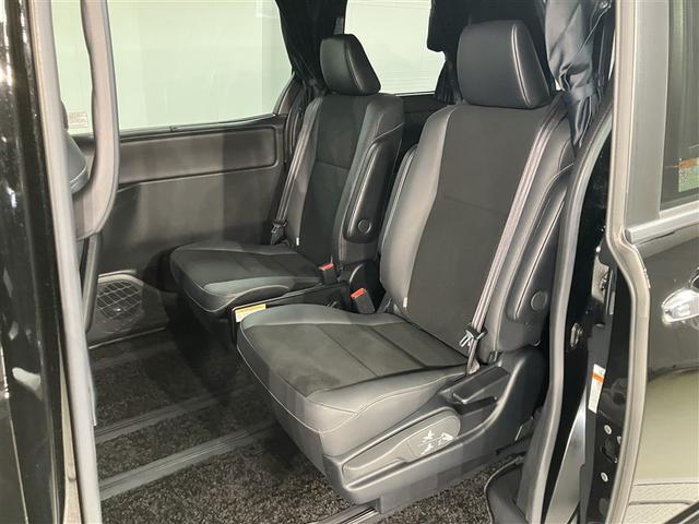 ノア Si ダブルバイビー LEDヘッドランプ オートクルーズコントロール ナビ&TV ワンオーナー 両側パワースライドドア ミュージックプレイヤー接続可 アルミホイール DVD再生 ドラレコ VSC 4WD メモリーナビ(18枚目)