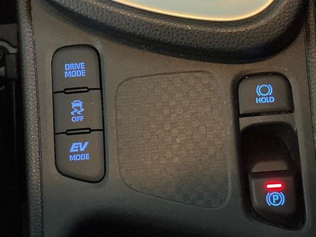 ヤリスクロス ハイブリッドＧ　ＴＳＳ　１００Ｖ　イモビライザー　バックモニタ－　エアコン　インテリキー　パワーウィンド　Ｗエアバック　オートクルーズ　メディアプレイヤー接続　キーフリー　横滑防止装置　サイドエアバッグ　エアバッグ（10枚目）