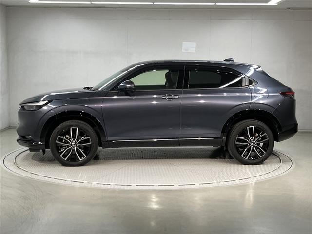 ヴェゼル ｅ：ＨＥＶ　Ｚ　衝突回避支援ブレーキ機能　１オナ　スマキ　フルオートエアコン　Ｄレコ　エアバッグ　両席エアバック　Ｒカメ　パワーウィンドウ　ＬＥＤランプ　アルミホイール　クルーズＣ　ナビ＆ＴＶ　メモリーナビ　ＥＴＣ付（2枚目）