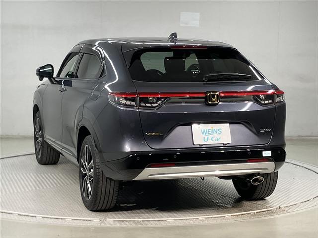 ヴェゼル ｅ：ＨＥＶ　Ｚ　衝突回避支援ブレーキ機能　１オナ　スマキ　フルオートエアコン　Ｄレコ　エアバッグ　両席エアバック　Ｒカメ　パワーウィンドウ　ＬＥＤランプ　アルミホイール　クルーズＣ　ナビ＆ＴＶ　メモリーナビ　ＥＴＣ付（4枚目）