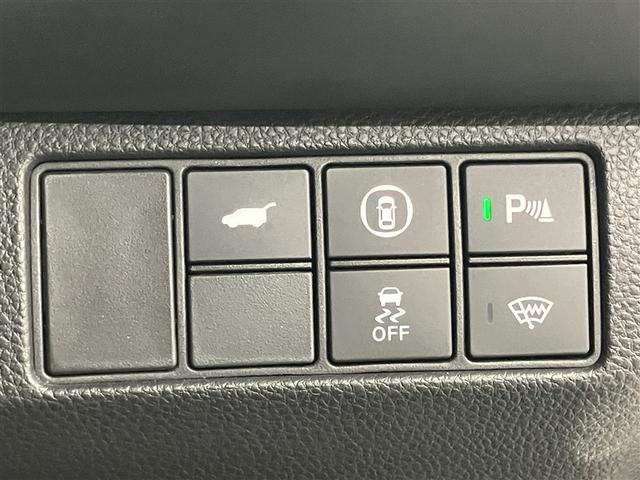 ヴェゼル ｅ：ＨＥＶ　Ｚ　衝突回避支援ブレーキ機能　１オナ　スマキ　フルオートエアコン　Ｄレコ　エアバッグ　両席エアバック　Ｒカメ　パワーウィンドウ　ＬＥＤランプ　アルミホイール　クルーズＣ　ナビ＆ＴＶ　メモリーナビ　ＥＴＣ付（13枚目）