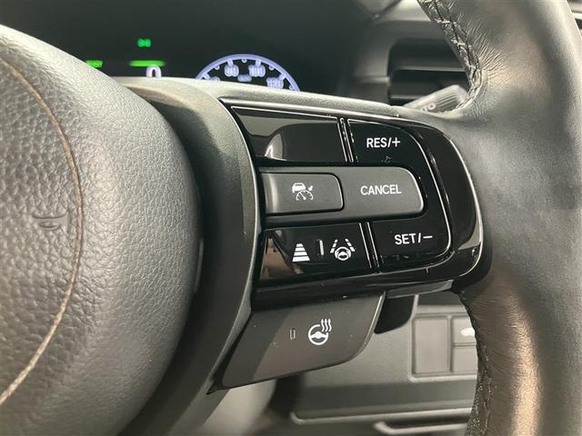 ヴェゼル ｅ：ＨＥＶ　Ｚ　衝突回避支援ブレーキ機能　１オナ　スマキ　フルオートエアコン　Ｄレコ　エアバッグ　両席エアバック　Ｒカメ　パワーウィンドウ　ＬＥＤランプ　アルミホイール　クルーズＣ　ナビ＆ＴＶ　メモリーナビ　ＥＴＣ付（14枚目）