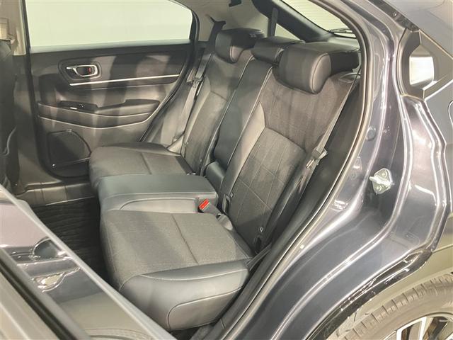 ヴェゼル ｅ：ＨＥＶ　Ｚ　衝突回避支援ブレーキ機能　１オナ　スマキ　フルオートエアコン　Ｄレコ　エアバッグ　両席エアバック　Ｒカメ　パワーウィンドウ　ＬＥＤランプ　アルミホイール　クルーズＣ　ナビ＆ＴＶ　メモリーナビ　ＥＴＣ付（19枚目）