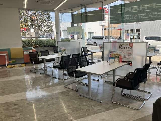 当店はトヨタアルファード専門店です。エアロパーツのご相談や販売店オプションのパーツ取り付けのご相談も喜んで！！【ＴＥＬ：０４２－７５８－６０１１】