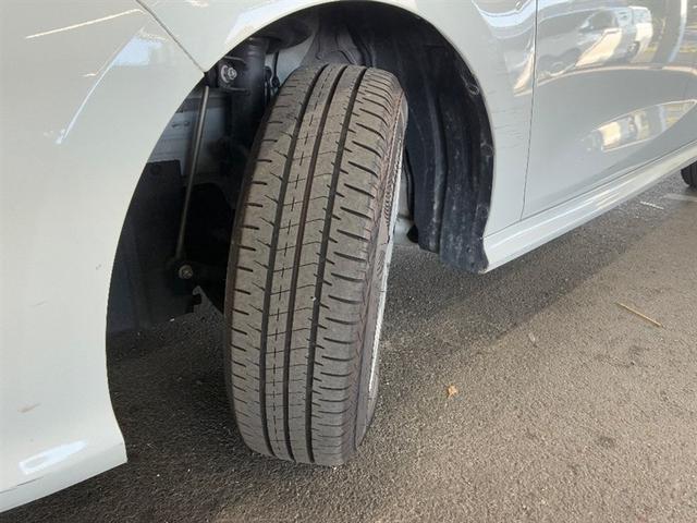 ヤリス Ｘ　ＰＣＳ　横滑り防止装置付き　ワイヤレスキー　盗難防止　サイドエアバック　エアコン　Ｗエアバッグ　パワーウインドウ　ＥＴＣ付き　パワステ　運転席エアバッグ　ナビ　メディアプレイヤー接続　ＡＢＳ（15枚目）