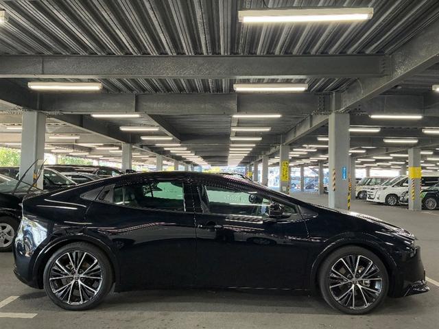 プリウス Ｚ　インテリジェントクリアランスソナー　ＰＷシート　地デジＴＶ　ナビＴＶ　ＡＷ　ＬＥＤヘッドライト　エアコン　バックモニター　ドライブレコーダー　寒冷地仕様車　ＡＣ１００Ｖ　オートクルーズ　スマートキー（3枚目）