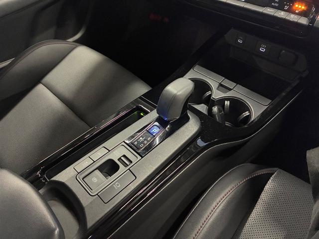 プリウス Ｚ　インテリジェントクリアランスソナー　ＰＷシート　地デジＴＶ　ナビＴＶ　ＡＷ　ＬＥＤヘッドライト　エアコン　バックモニター　ドライブレコーダー　寒冷地仕様車　ＡＣ１００Ｖ　オートクルーズ　スマートキー（8枚目）