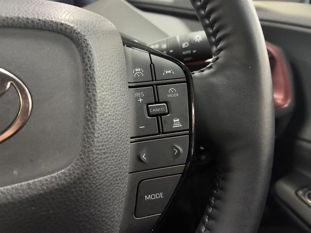 プリウス Ｚ　インテリジェントクリアランスソナー　ＰＷシート　地デジＴＶ　ナビＴＶ　ＡＷ　ＬＥＤヘッドライト　エアコン　バックモニター　ドライブレコーダー　寒冷地仕様車　ＡＣ１００Ｖ　オートクルーズ　スマートキー（9枚目）