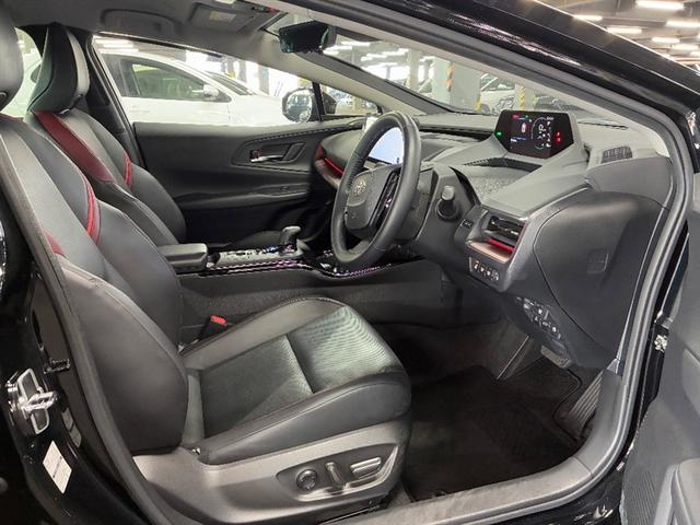 プリウス Ｚ　インテリジェントクリアランスソナー　ＰＷシート　地デジＴＶ　ナビＴＶ　ＡＷ　ＬＥＤヘッドライト　エアコン　バックモニター　ドライブレコーダー　寒冷地仕様車　ＡＣ１００Ｖ　オートクルーズ　スマートキー（11枚目）