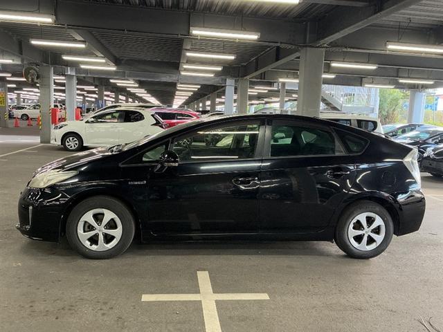 プリウス Ｓ　Ｂモニタ－　フルセグ地デジ　インテリキー　デュアルエアバック　エアＢ　イモビライザー　ＤＶＤ再生可能　ナビＴＶ　ＡＵＴＯエアコン　横スベリ防止　アルミホイール　ＥＴＣ装備　ＡＢＳ　サイドエアバッグ（4枚目）