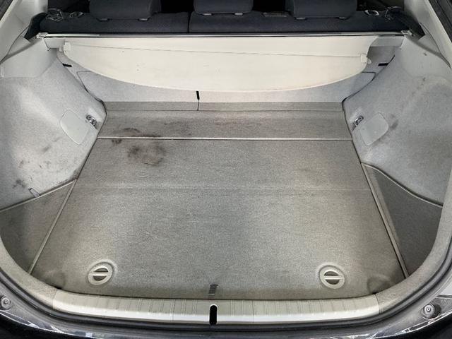 プリウス Ｓ　Ｂモニタ－　フルセグ地デジ　インテリキー　デュアルエアバック　エアＢ　イモビライザー　ＤＶＤ再生可能　ナビＴＶ　ＡＵＴＯエアコン　横スベリ防止　アルミホイール　ＥＴＣ装備　ＡＢＳ　サイドエアバッグ（13枚目）