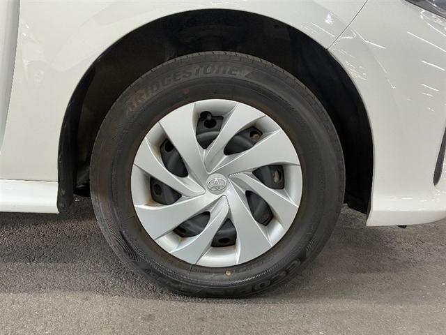 ヤリス Ｘ　追突防止装置　ドラレコ　ＶＳＣ　スマートキー＆プッシュスタート　イモビライザー　マニュアルエアコン　ＥＴＣ付　ナビ　Ａクルコン　４ＷＤ　パワーウインドウ　ＡＢＳ　キーレス　エアバッグ　メモリーナビ（14枚目）