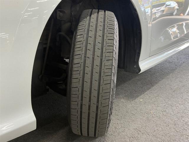 ヤリス Ｘ　追突防止装置　ドラレコ　ＶＳＣ　スマートキー＆プッシュスタート　イモビライザー　マニュアルエアコン　ＥＴＣ付　ナビ　Ａクルコン　４ＷＤ　パワーウインドウ　ＡＢＳ　キーレス　エアバッグ　メモリーナビ（15枚目）