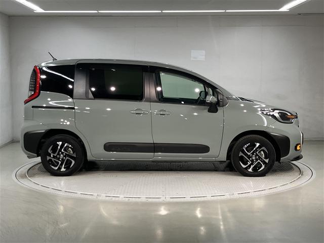 シエンタ ハイブリッドＺ　Ｂカメラ　カーテンエアバック　ＡＢＳ　エアバッグ　キーレス　ＬＥＤライト　ＤＶＤ　アルミホイール　フルセグテレビ　オートクルーズコントロール　ミュージックプレイヤー接続可　ナビＴＶ　メモリーナビ（3枚目）