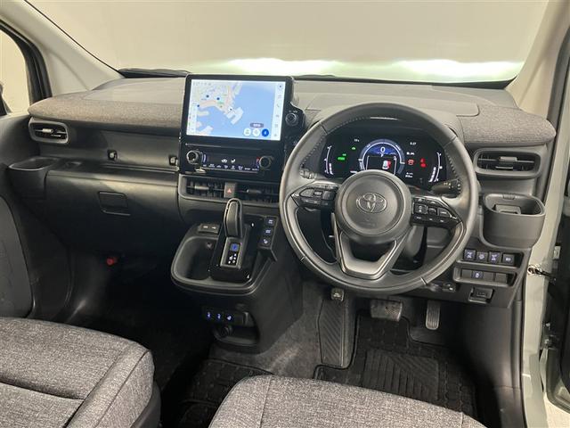 シエンタ ハイブリッドＺ　Ｂカメラ　カーテンエアバック　ＡＢＳ　エアバッグ　キーレス　ＬＥＤライト　ＤＶＤ　アルミホイール　フルセグテレビ　オートクルーズコントロール　ミュージックプレイヤー接続可　ナビＴＶ　メモリーナビ（5枚目）