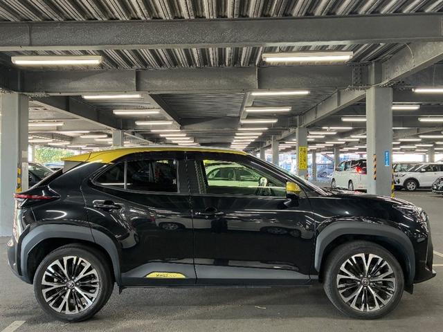 ヤリスクロス Z VSC オートエアコン バックガイドモニター 盗難防止装置 メモリーナビ AWD ETC車載器 ミュージックプレイヤー接続可 キーレス アルミホイール LEDヘッドランプ エアバッグ ABS クルコン(3枚目)