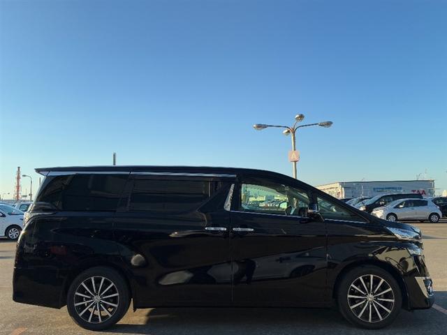 ヴェルファイア ２．５Ｘ　地デジ　ＬＥＤヘッドライト　ＡＵＸ　ＥＴＣ　ＤＶＤ　横滑り防止装置　３列シート　盗難防止装置　オ－トエアコン　メモリーナビ　アルミホイール　サイドエアバック　ＡＢＳ　キーレス　パワーウィンドウ（3枚目）