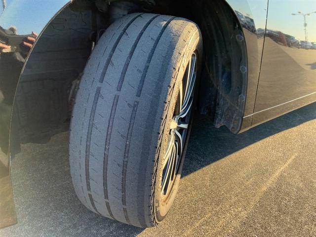 ヴェルファイア ２．５Ｘ　地デジ　ＬＥＤヘッドライト　ＡＵＸ　ＥＴＣ　ＤＶＤ　横滑り防止装置　３列シート　盗難防止装置　オ－トエアコン　メモリーナビ　アルミホイール　サイドエアバック　ＡＢＳ　キーレス　パワーウィンドウ（15枚目）