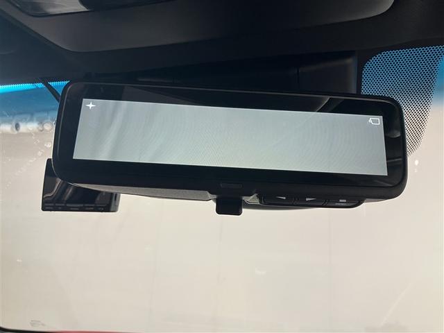 クラウンハイブリッド ＲＳアドバンス　Ｆｏｕｒ　バックモニター　衝突軽減　横滑防止装置　フルセグテレビ　エアコン　ＬＥＤライト　ナビ＆ＴＶ　オートクルーズ　サンルーフ　ドライブレコーダー　スマートキー　電動シート　キーレス　サイドエアバッグ　ＤＶＤ（16枚目）