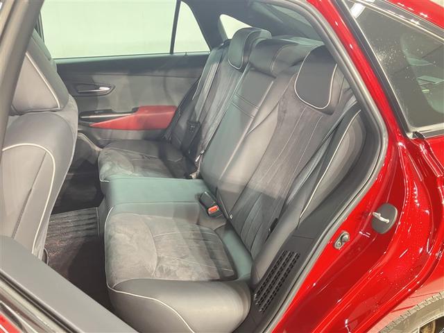 クラウンハイブリッド ＲＳアドバンス　Ｆｏｕｒ　バックモニター　衝突軽減　横滑防止装置　フルセグテレビ　エアコン　ＬＥＤライト　ナビ＆ＴＶ　オートクルーズ　サンルーフ　ドライブレコーダー　スマートキー　電動シート　キーレス　サイドエアバッグ　ＤＶＤ（19枚目）