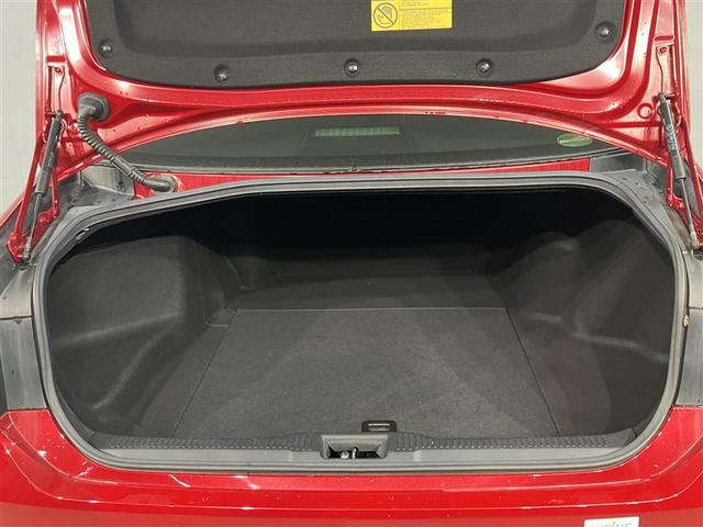 クラウンハイブリッド ＲＳアドバンス　Ｆｏｕｒ　バックモニター　衝突軽減　横滑防止装置　フルセグテレビ　エアコン　ＬＥＤライト　ナビ＆ＴＶ　オートクルーズ　サンルーフ　ドライブレコーダー　スマートキー　電動シート　キーレス　サイドエアバッグ　ＤＶＤ（21枚目）