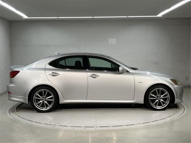 現車確認や商談は、お客様ご希望の弊社Ｕ−Ｃａｒ店舗をご指定いただけます。お近くの店舗の確認は「ウエインズトヨタ神奈川」で検索→「お店を探す」→「Ｕ−Ｃａｒ店舗」でご覧いただけます。