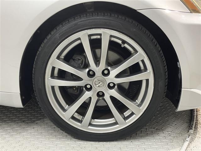 ご希望のお車をご確認していただき、ご購入に関する事、保険、乗換、下取り等何でもご相談下さい。