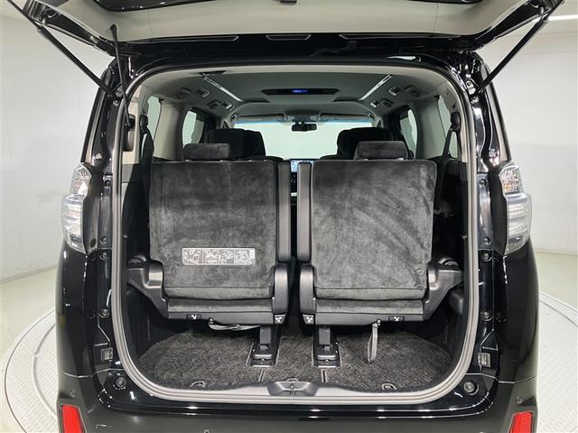 当店はトヨタアルファード専門店です。エアロパーツのご相談や販売店オプションのパーツ取り付けのご相談も喜んで！！【ＴＥＬ：０４２−７５８−６０１１】