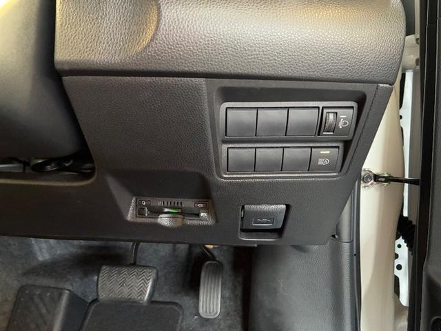 ヤリス Ｘ　ＰＣＳ　スマートキーシステム　元レンタカー　横滑り防止装置付き　ワイヤレスキー　バックガイドモニター　盗難防止　サイドエアバック　エアコン　Ｗエアバッグ　パワーウインドウ　ＥＴＣ付き　パワステ　ナビ（9枚目）